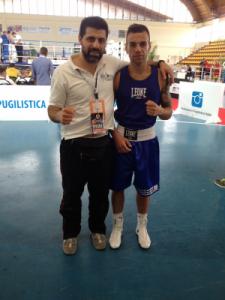  Nella foto il pugile Elite Yuri Sampirisi (56 kg) e il tecnico accompagnatore Domenico Virton dopo il match del Torneo Guanto d’Oro d’Italia 2015